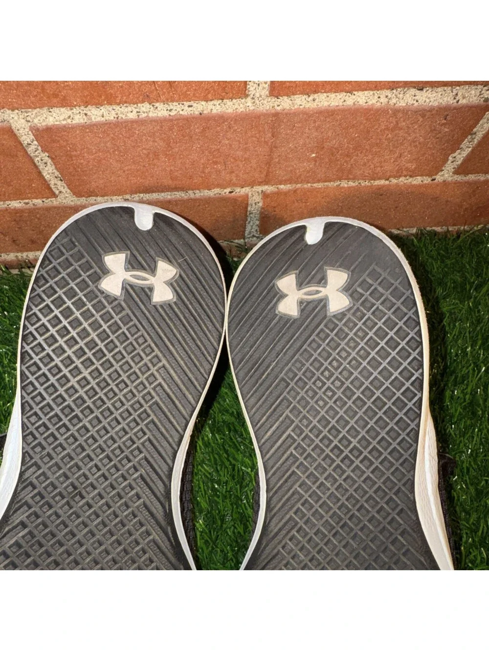 Size 9 - Under Armour Charged Focus Black Halo Grey